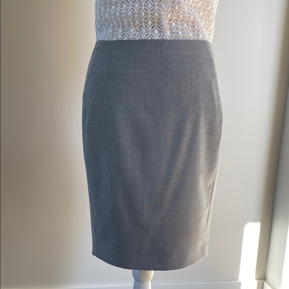 T Tahari Gray Knee-Length Pencil Skirt for Professional